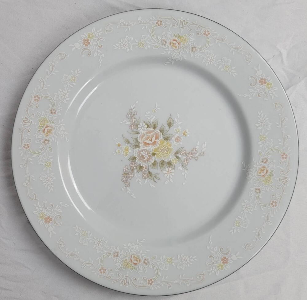 Crescent Fine China Jie Pai Dessert Plate Painted Golden Flowers and Accents